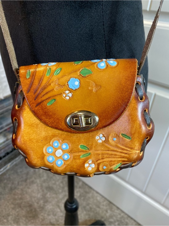 Source Unknown Handbags - Vintage Mini Handtooled Floral Leather Crossbody Bag in Honey Brown